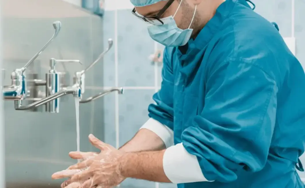 limpieza-desinfeccion-servicios-salud-conferencia