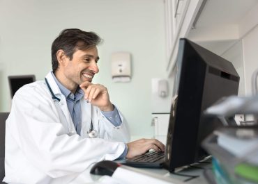 Marzo se escribe con M de Más formación para ti. ¡Inscríbete a nuestra oferta académica!